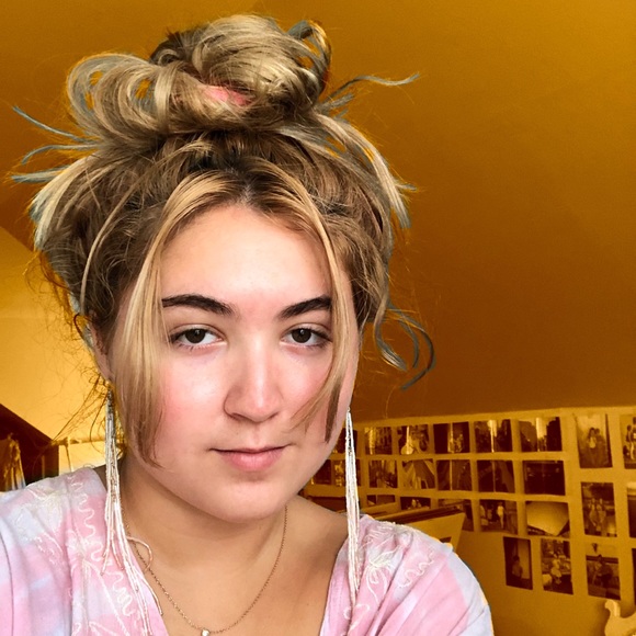 Meet your Posher, Ava - Picture 2 of 3